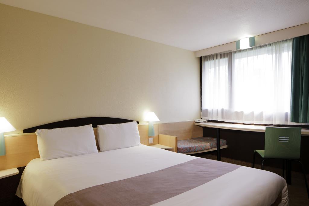 Ibis Charleroi Airport Brussels South Hotel Fleurus Exterior photo