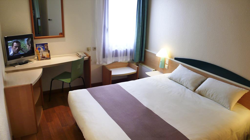 Ibis Charleroi Airport Brussels South Hotel Fleurus Exterior photo