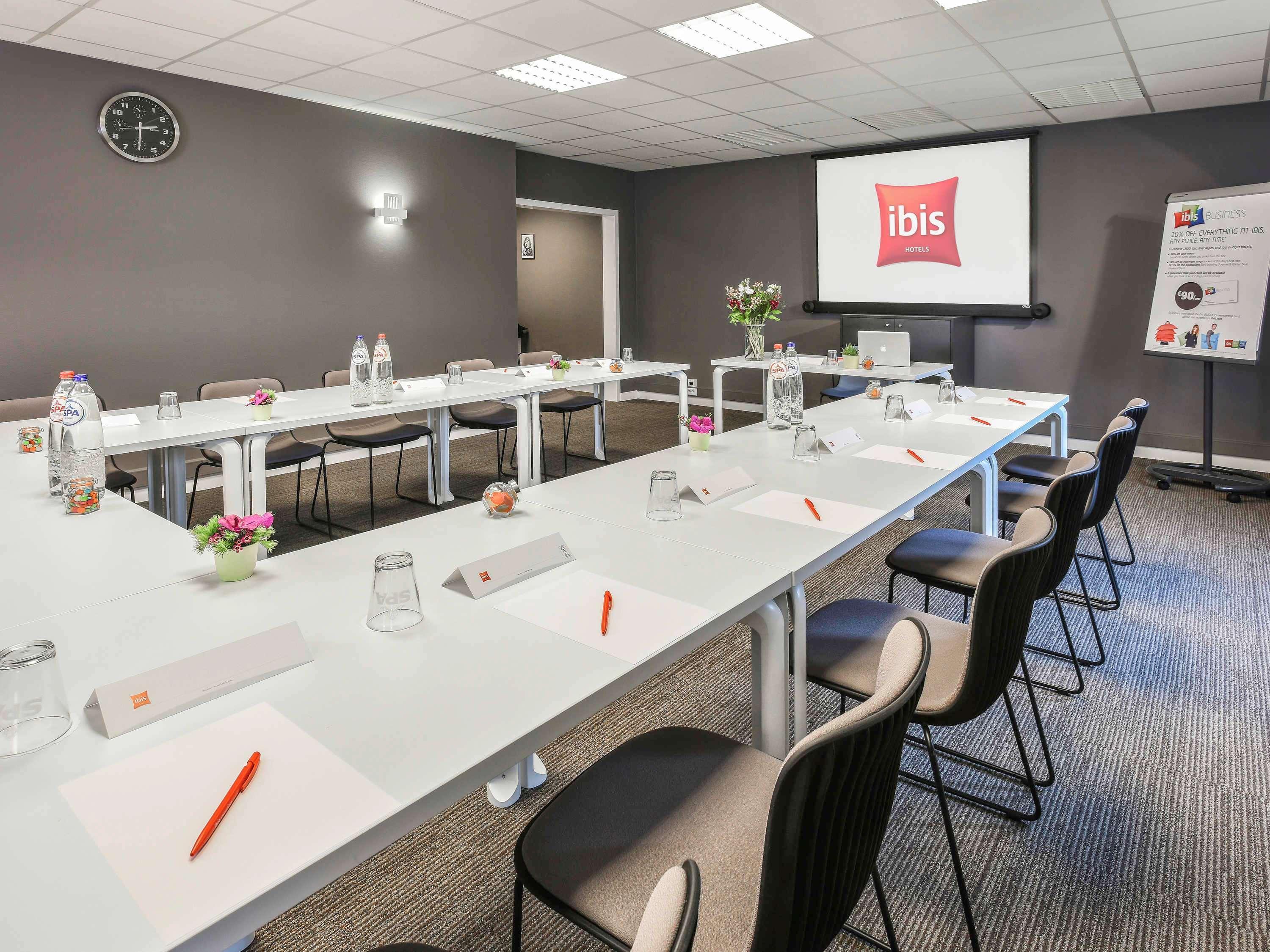 Ibis Charleroi Airport Brussels South Hotel Fleurus Exterior photo
